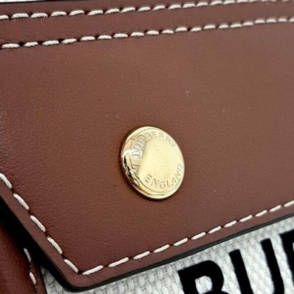 Burberry Freya Tote And Crossbody Bag - Picture 4 of 6